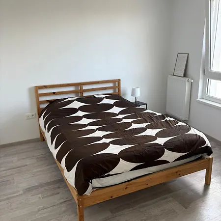 Proche Du Tram Et Du Stade Apartament Strasburg