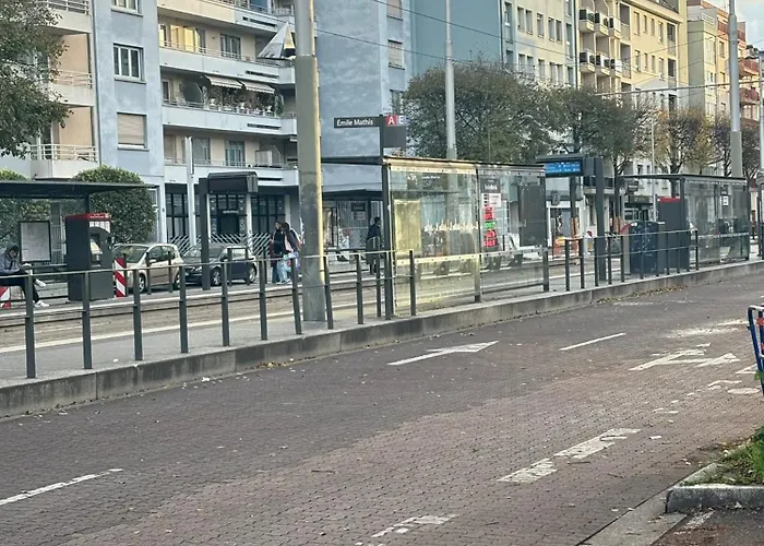 Proche Du Tram Et Du Stade * Strazburg