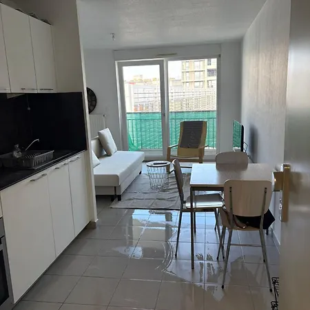 Proche Du Tram Et Du Stade Apartment *